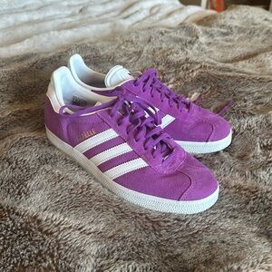 New adidas gazelle size 7